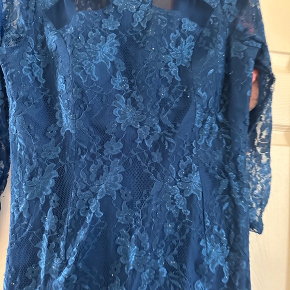 Tops - Picture 3 of 4